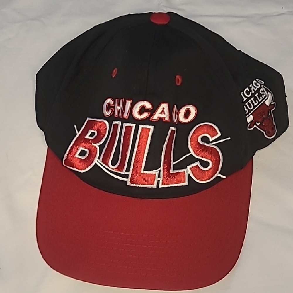 NBA Official licensed products Chicago Bulls snapback Black and Red Cap